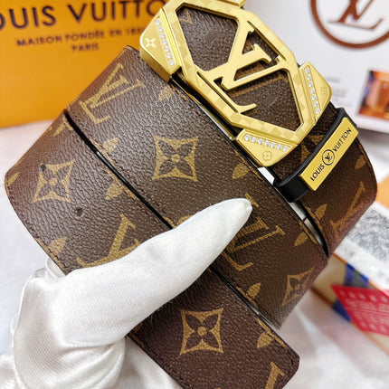 BELT 38MM IN BROWN CHECKERED PATTERN WITH RECTANGULAR GOLD PAVE BUCKLE