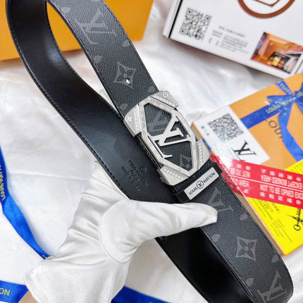 BELT 38MM REVERSIBLE IN BLACK CALFSKIN WITH GREY LOGO PRINT AND PLAIN BLACK BACKSIDE WITH RECTANGULAR SILVER PAVE BUCKLE