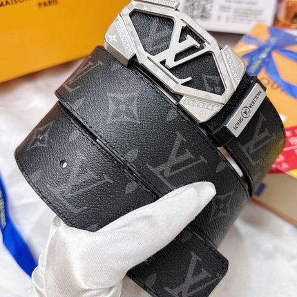 BELT 38MM REVERSIBLE IN BLACK CALFSKIN WITH GREY LOGO PRINT AND PLAIN BLACK BACKSIDE WITH RECTANGULAR SILVER PAVE BUCKLE