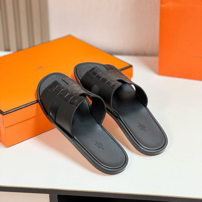IZMIR SANDAL BLACK LAMBSKIN WITH PATTERNS