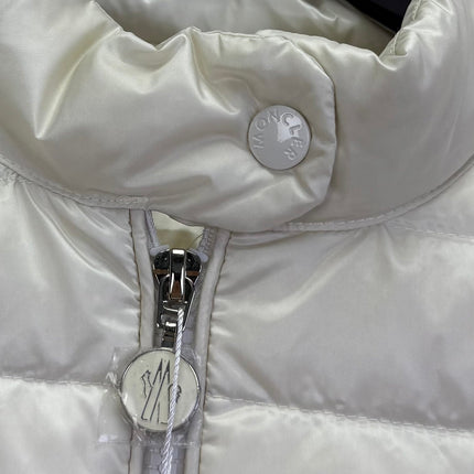 MONCLER 25S JACKET IN WHITE 048