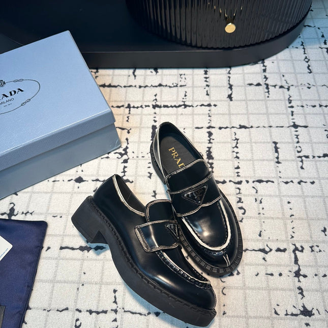 PRA SCHOCOLATE BRUSHED LOAFERS BLACK AND WHITE BORDER CALFSKIN