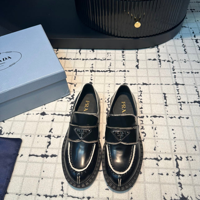 PRA SCHOCOLATE BRUSHED LOAFERS BLACK AND WHITE BORDER CALFSKIN
