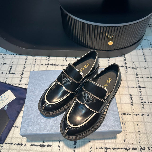 PRA SCHOCOLATE BRUSHED LOAFERS BLACK AND WHITE BORDER CALFSKIN