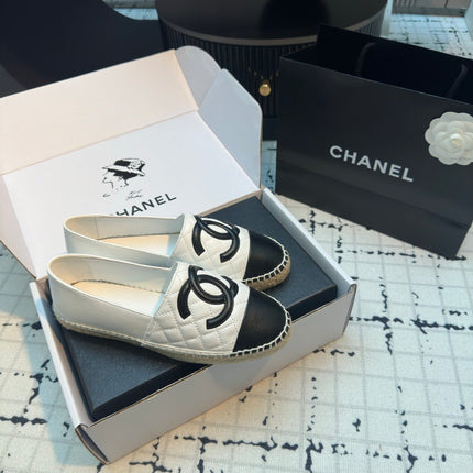 ESPADRILLES LOAFERS IN WHITE LAMBSKIN WITH BLACK LOGO