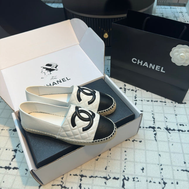 ESPADRILLES LOAFERS IN WHITE LAMBSKIN WITH BLACK LOGO