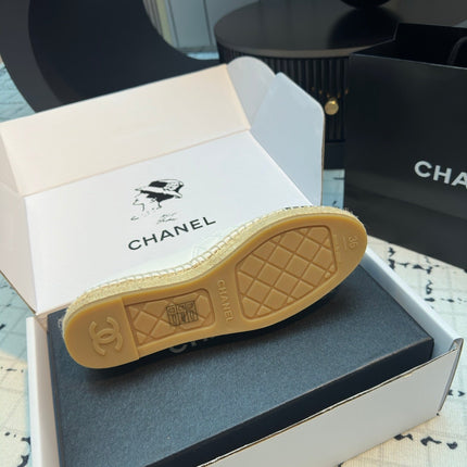 ESPADRILLES LOAFERS IN WHITE LAMBSKIN WITH BLACK LOGO