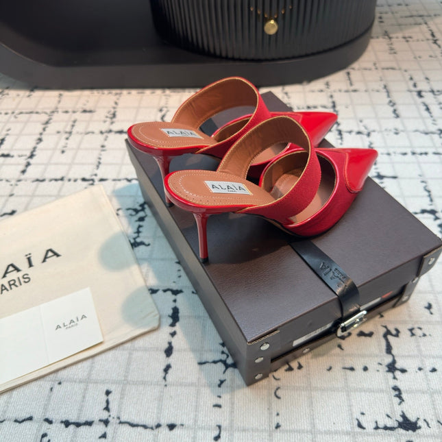 ALAIA HIGH HEEL 9 CM IN CHERRY RED CALFSKIN