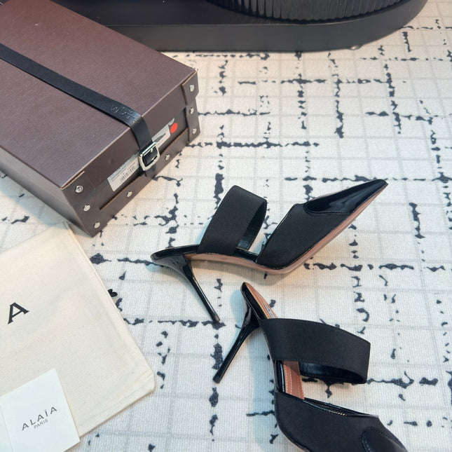 ALAIA HIGH HEEL 9 CM IN BLACK CALFSKIN