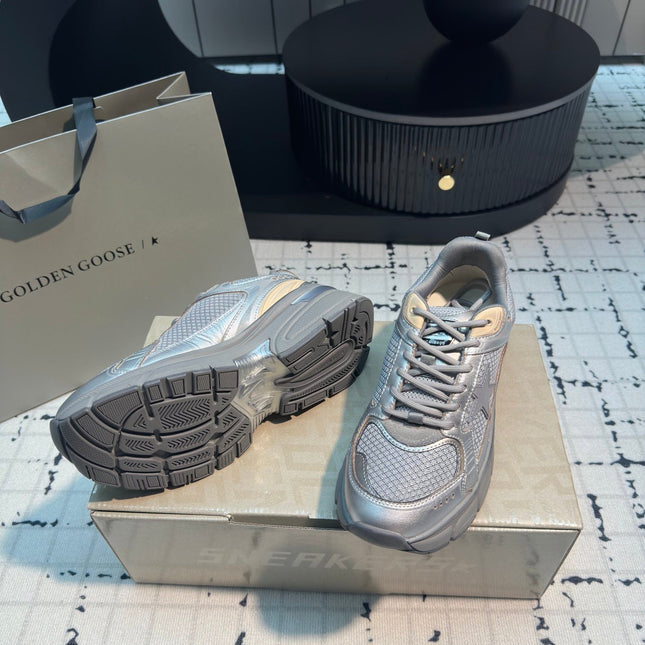 LIGHTSTAR WITH GREY CALFSKIN AND MESH UPPER AND GREY STAR