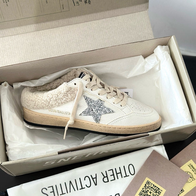 SUPER-STAR SABOTS IN WHITE CALFSKIN SHEARING LINING AND GLITTER WHITE STAR