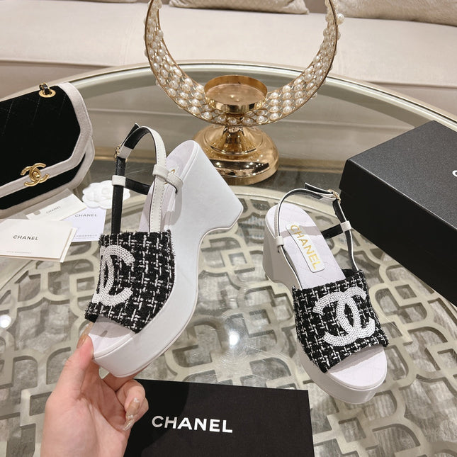 WEDGE SANDALS IN BLACK FABRIC WITH WHITE LOGO