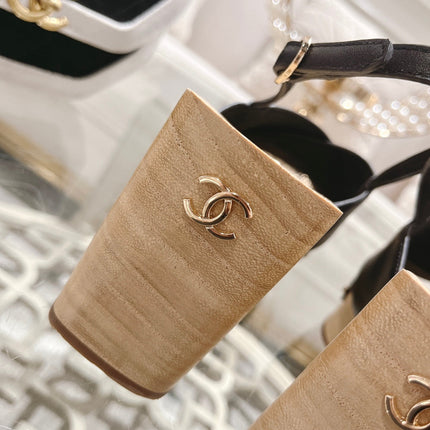 Double CC  Wood Grain Platform Sandals Black Sheepskeen