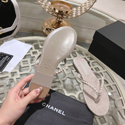 PEARL THONG SANDAL IN PALE PINK SUEDE