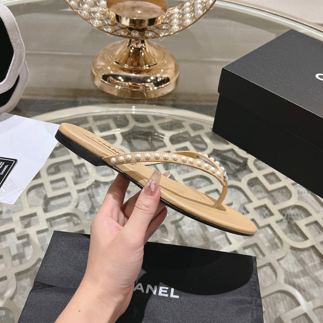 PEARL THONG SANDAL IN SEPIA TAN LAMBSKIN