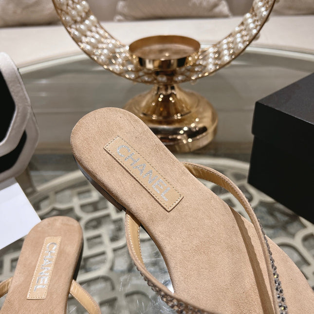 RHINESTONES THONG SANDAL IN SEPIA TAN SUEDE