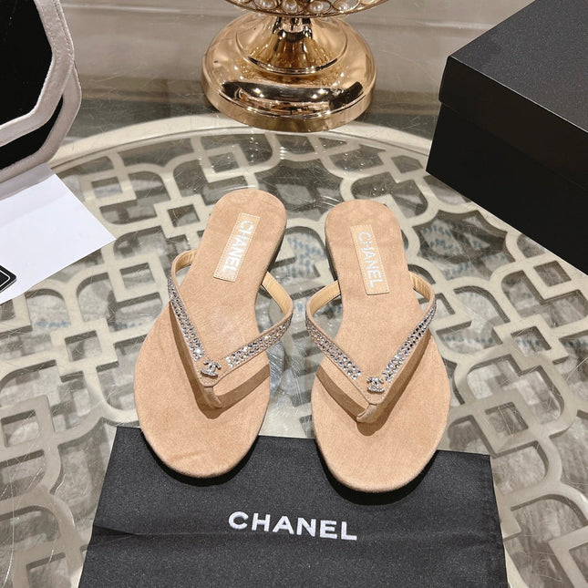 RHINESTONES THONG SANDAL IN SEPIA TAN SUEDE