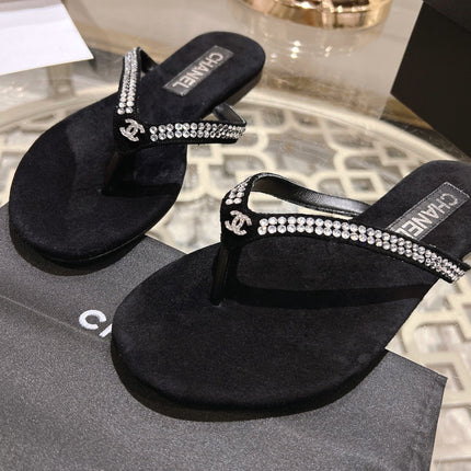 RHINESTONES THONG SANDAL IN BLACK SUEDE