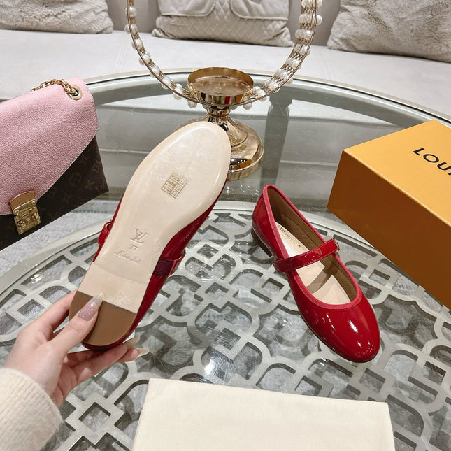 MARY JANE SHOES IN CHERRY RED PATENT CALFSKIN