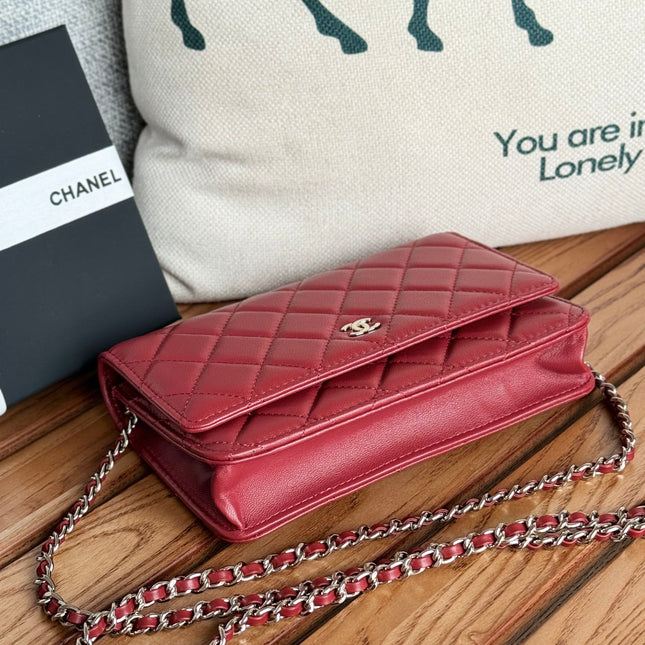 CC WOC ENTRUPY 19 BAG IN CHERRY RED CALFSKIN
