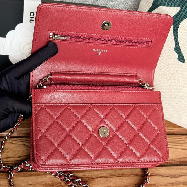 CC WOC ENTRUPY 19 BAG IN CHERRY RED CALFSKIN