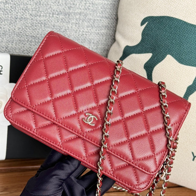 CC WOC ENTRUPY 19 BAG IN CHERRY RED CALFSKIN