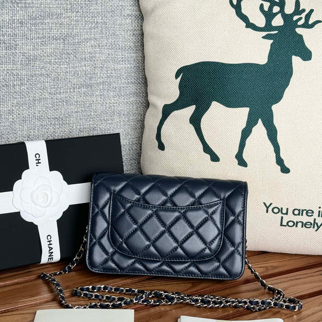 CC WOC ENTRUPY 19 BAG IN INDIGO BLUE CALFSKIN