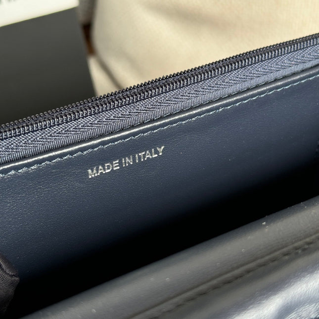 CC WOC ENTRUPY 19 BAG IN INDIGO BLUE CALFSKIN