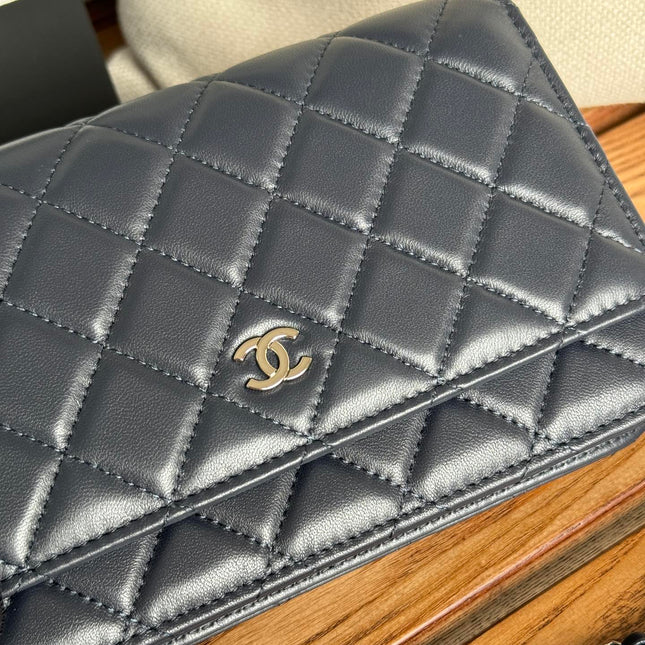 CC WOC ENTRUPY 19 BAG IN INDIGO BLUE CALFSKIN