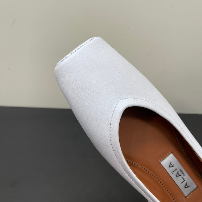 ALAIA BALLET FLATS IN WHITE SMOOTH CALFSKIN