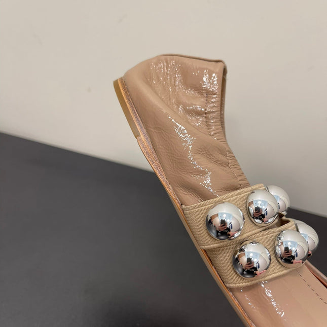 ALAIA BALLET FLATS IN ALMOND BEIGE GLOSSY CALFSKIN WITH SILVER HARDWARE