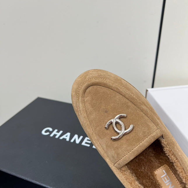 LOAFER IN SEPIA TAN SUEDE AND SOLF FLEECE LINING