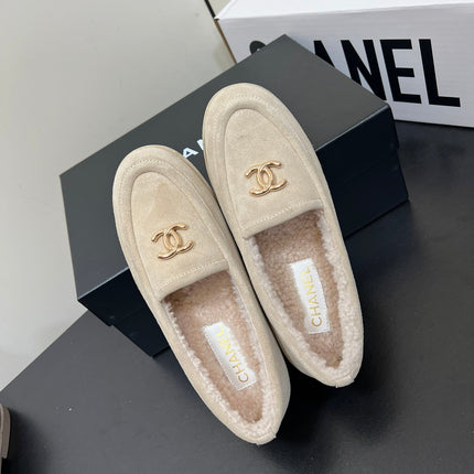 LOAFER IN BEIGE SUEDE AND SOLF FLEECE LINING