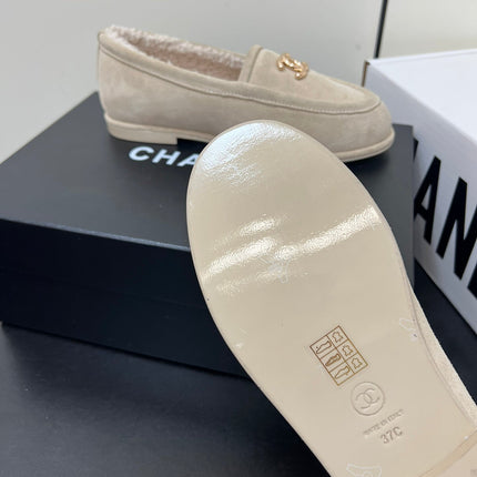 LOAFER IN BEIGE SUEDE AND SOLF FLEECE LINING