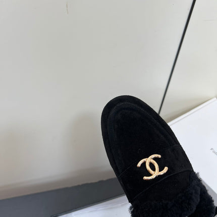 LOAFERS MULE IN BLACK SUEDE AND FLEECE LINING