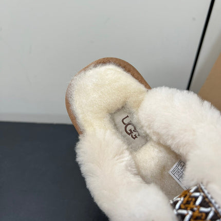 DISQUETTE ALPINE IN PEANUT BROWN SUEDE AND WHITE FLEECE