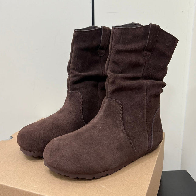 STACKED WRINKLE SHORT BOOTS IN HICKORY BROWN SUEDE