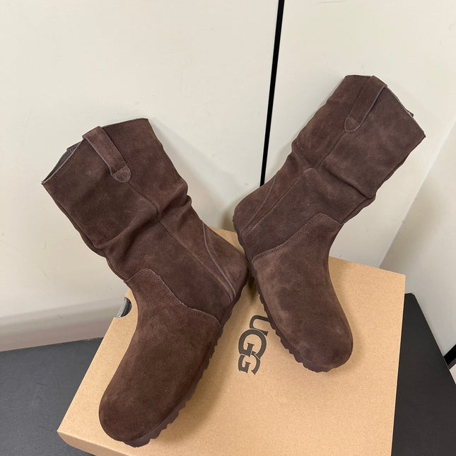 STACKED WRINKLE SHORT BOOTS IN HICKORY BROWN SUEDE