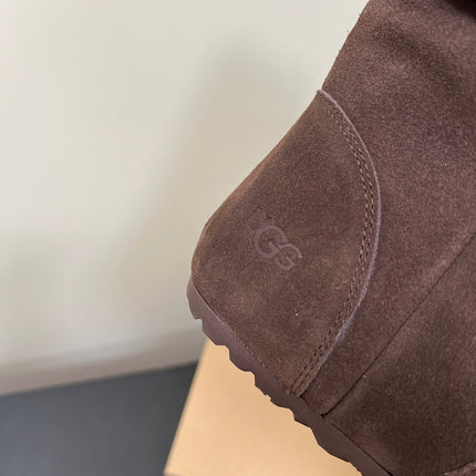 STACKED WRINKLE SHORT BOOTS IN HICKORY BROWN SUEDE