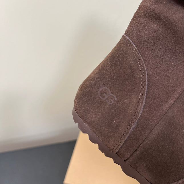 STACKED WRINKLE SHORT BOOTS IN HICKORY BROWN SUEDE
