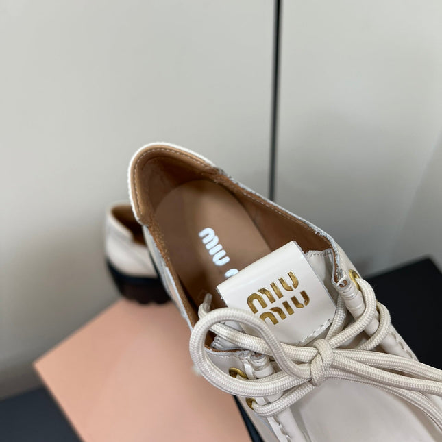LACE-UP LOAFERS WITH THICK SOLE IN WHITE SHINY SHEEPSKIN