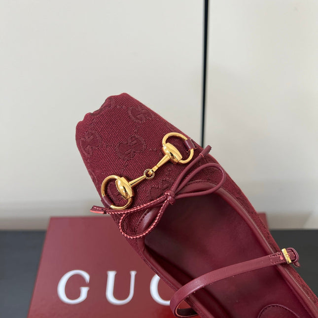 GG MARY JANE 25S IN DARK RED CANVAS WITH GOLD HARDWARE