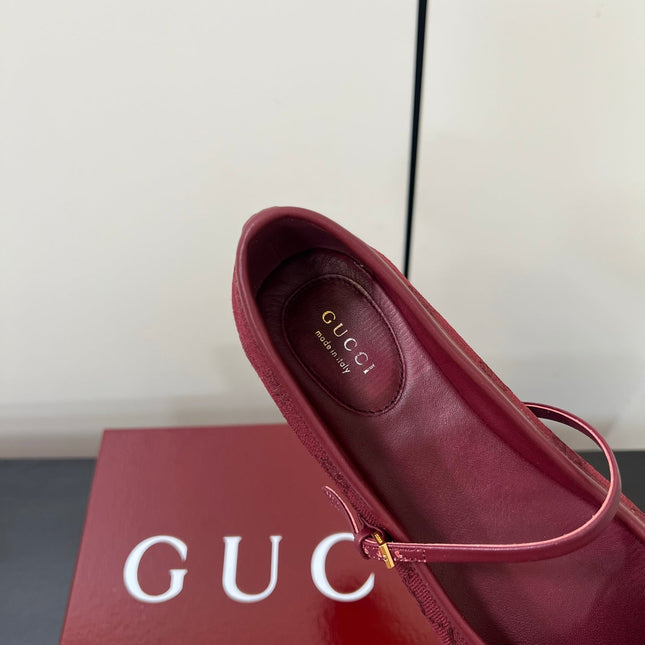 GG MARY JANE 25S IN DARK RED CANVAS WITH GOLD HARDWARE