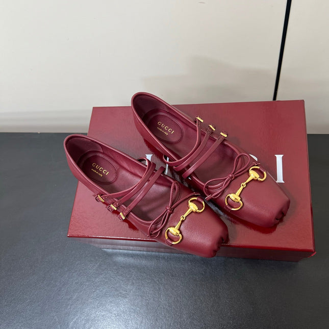 GG MARY JANE 25S IN RED LAMBSKIN WITH GOLD HARDWARE