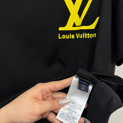 LV BLACK COTTON T-SHIRT YELLOW LOGO 238915