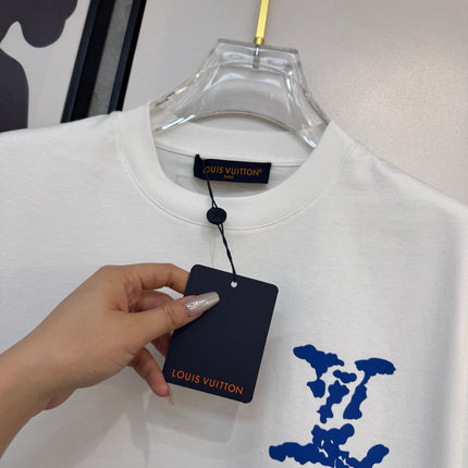 LV WHITE COTTON T-SHIRT BLUE STYLIZED LOGO 238917