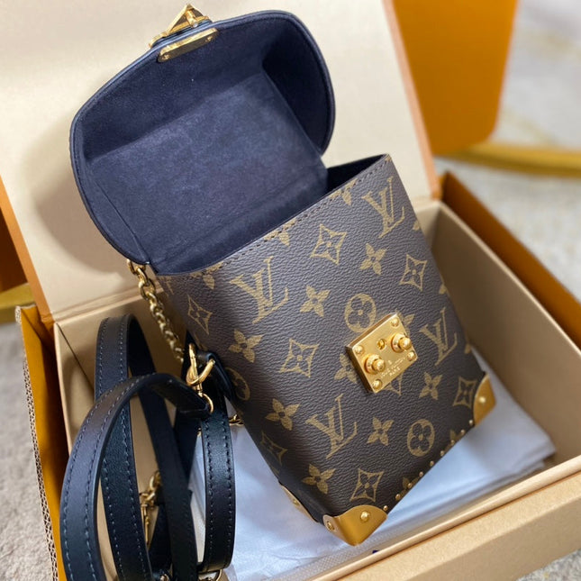 CAMERA BAG 17 IN BROWN MONOGRAM AND MONOGRAM REVERSE CANVAS