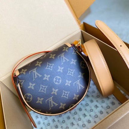 SADDLE BAG 18 IN BROWN MONOGRAM CANVAS AND LEATHER TRIM