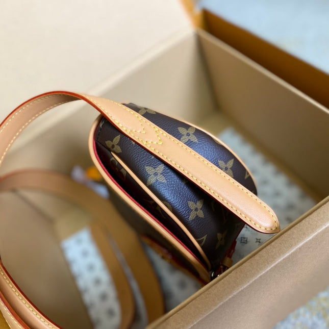 SADDLE BAG 18 IN BROWN MONOGRAM CANVAS AND LEATHER TRIM