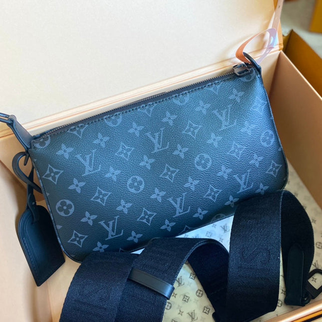 POCHETTE ACCESSOIRE XL 28 IN BLACK MONOGRAM ECLIPSE CANVAS